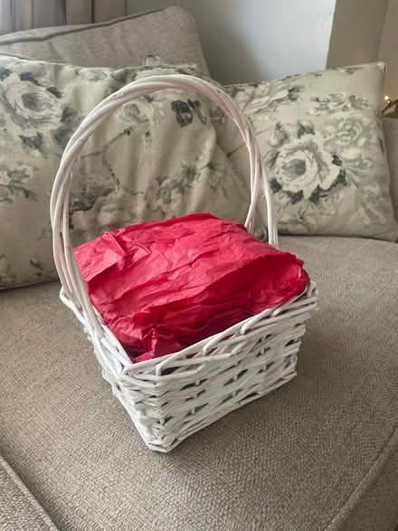 Photo of free White gift basket (Sherwood NG5) #1