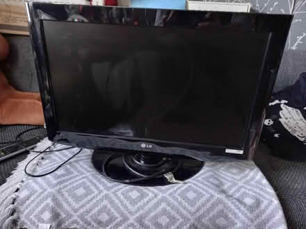 Photo of free 2x tvs older (Shepshed LE12) #3