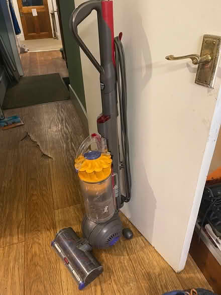 Photo of free Faulty Dyson & Hetty hoovers (Cowdenbeath KY4 9) #1