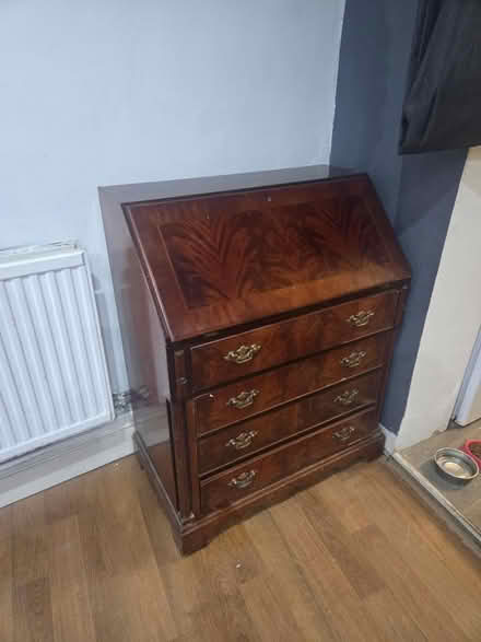 Photo of free Bureau (CT20) #1