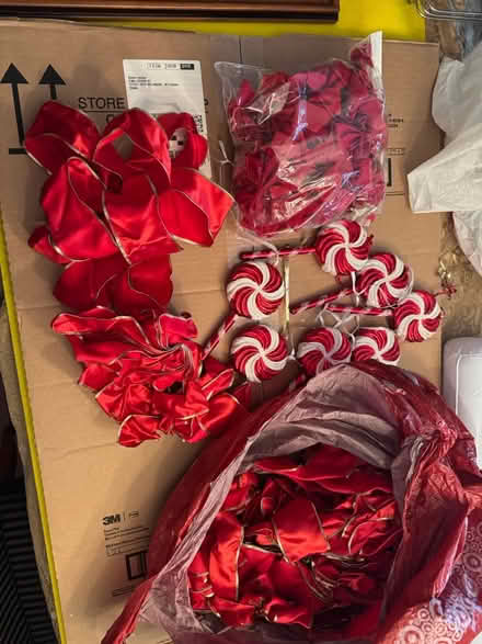 Photo of free christmas decor (S Bellmore) #1