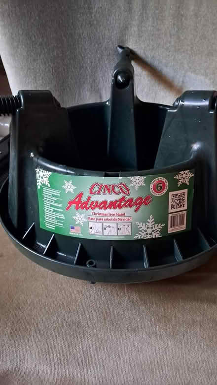 Photo of free Christmas tree stand (Holloway road N4) #1