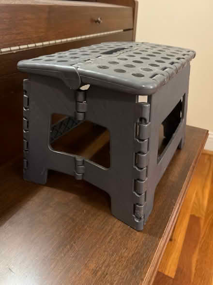 Photo of free Step stool (SE DC (Ward 7)) #1