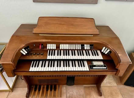 Photo of free Silvertone Organ (Erie) #1
