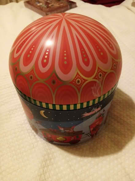 Photo of free Christmas tins (Jennyfield HG3) #3