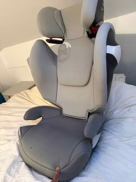 Photo of free Cybex boosterseat OR MaxiCosiPebble (W8 Kensington) #1