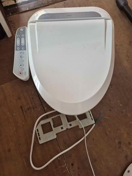 Photo of free R FLORY FDB600 Bidet Seat (Bath, BA1) #3