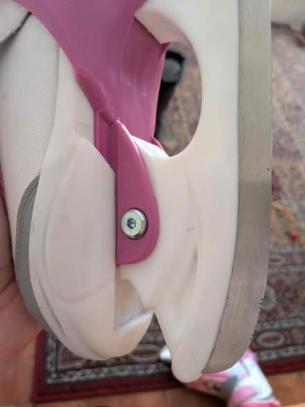 Photo of free Kids adjustable size skates (Old Ottawa south) #4