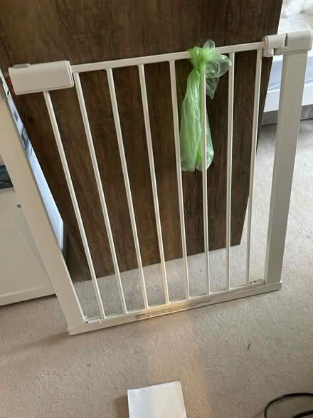 Photo of free hardly used baby gate (surbiton KT5) #2