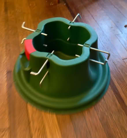 Photo of free Christmas Tree Stand (Woodley Park) #1