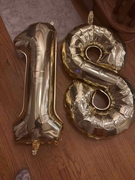 Photo of free Huge Balloons #1 & # 8 (Cloverly) #1