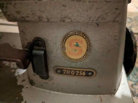 Photo of free Singer industrial sewing machine (Headingley LS6) #4