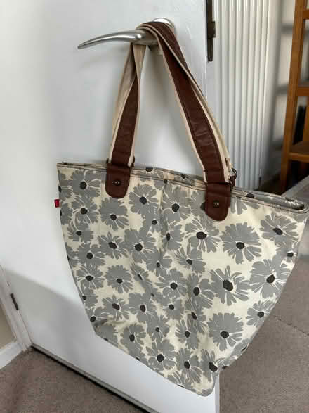 Photo of free Jackpot Floral Tote Bag (Norton LD8) #1