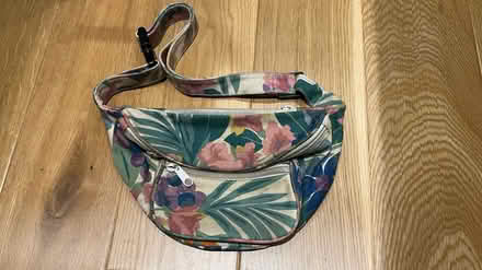 Photo of free Floral print Bumbag (SE28) #1