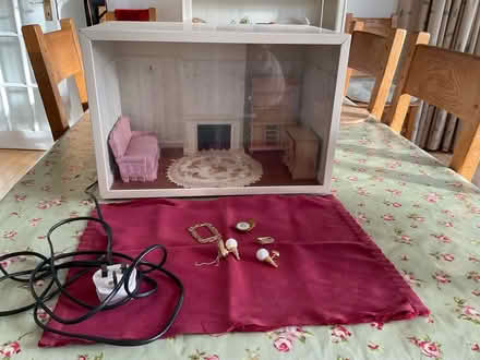 Photo of free Vintage dolls house room renovation (Jacobs Well, Guildford) #1
