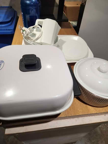Photo of free Big bundle of kitchen items (GU14) #1