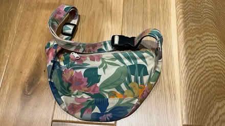 Photo of free Floral print Bumbag (SE28) #2