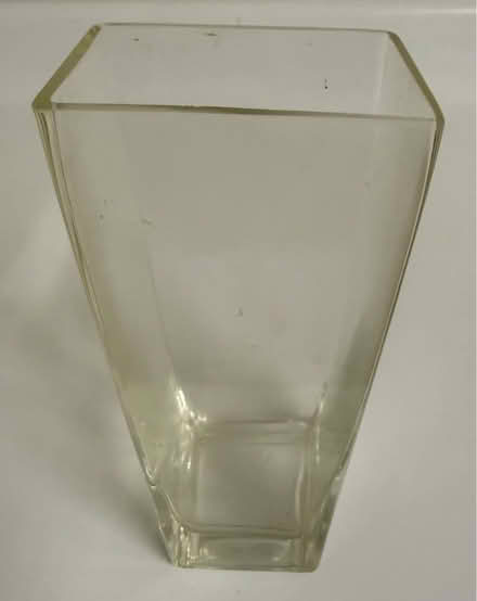 Photo of free Small clear glass vase (Valencia Avenue, Sunnyvale) #1