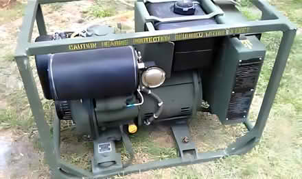 Photo of Small AC Generator (Bellevue EH7) #1