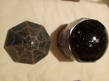 Photo of free Christmas tins (Jennyfield HG3) #2