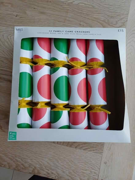Photo of free 10 Christmas crackers New Malden (New Malden KT3) #1