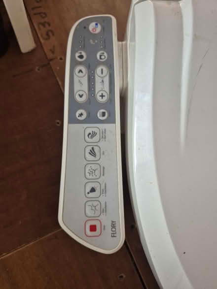 Photo of free R FLORY FDB600 Bidet Seat (Bath, BA1) #2