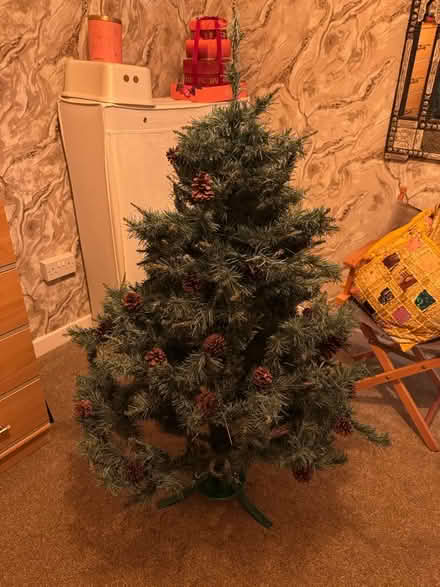 Photo of free 5’ Christmas tree with storage bag (L31 Maghull) #1