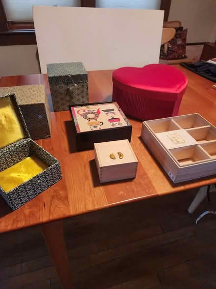 Photo of free serving trays and decorative boxes (Brookland) #1
