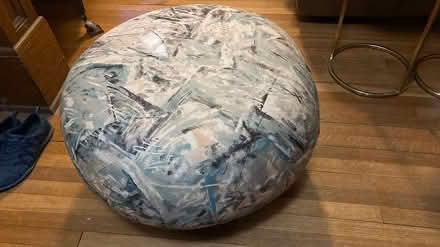 Photo of free Ottoman that turns (Kingston) #1
