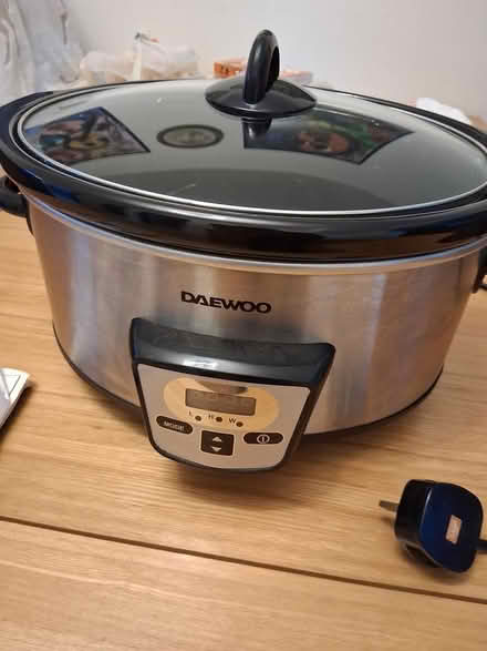 Photo of free Daewoo 5.5l slow cooker (ME15 loose) #1