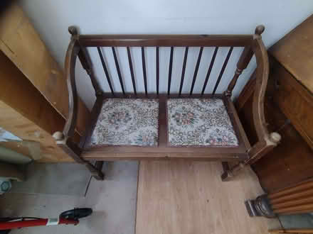 Photo of free Love seat (Leigh Beck SS8) #3