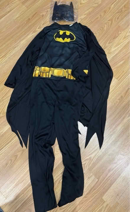 Photo of free Batman costume (Columbia) #3