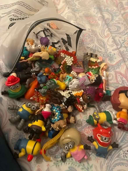 Photo of free Children’s toy figures (Wisewood S6) #1