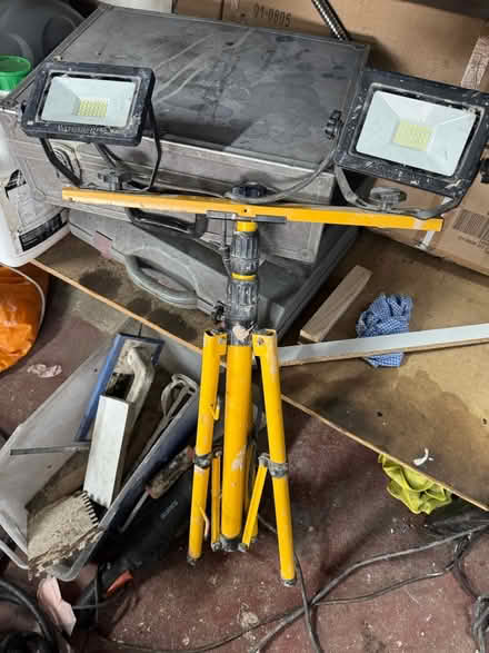 Photo of free LED work light (DE231HG) #1