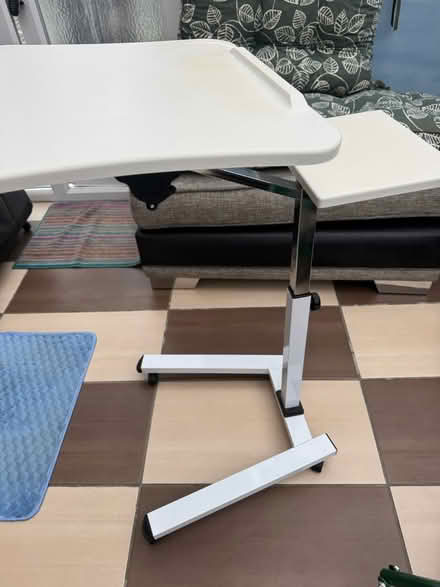 Photo of free Laptop table (East dulwich SE22) #2