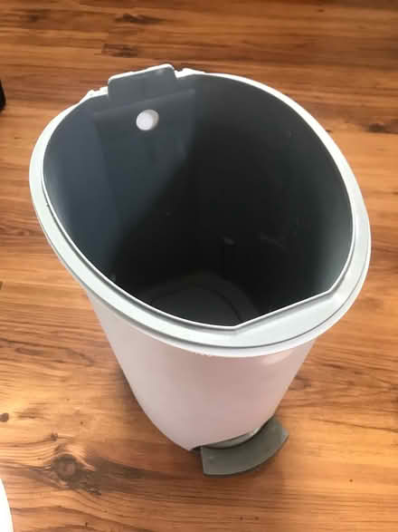 Photo of free Garbage bin (Speedvale & Delhi) #3