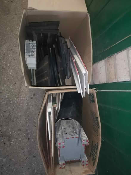 Photo of free Old old scalectrix stuff (Bedford) #1