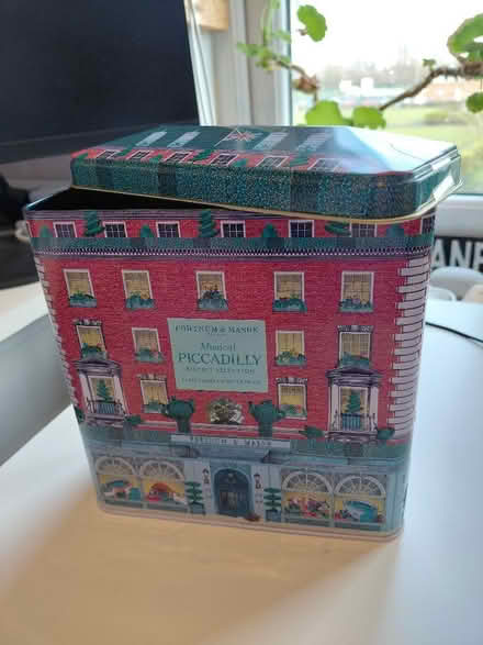 Photo of free Musical biscuit tin (Stafford ST17) #1
