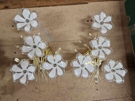 Photo of free 2 ceiling + matching wall lights (CT18) #2