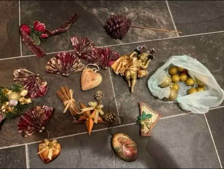 Photo of free Christmas decorations (Cannonmills EH7) #1