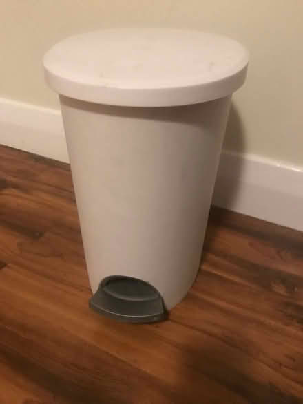 Photo of free Garbage bin (Speedvale & Delhi) #1