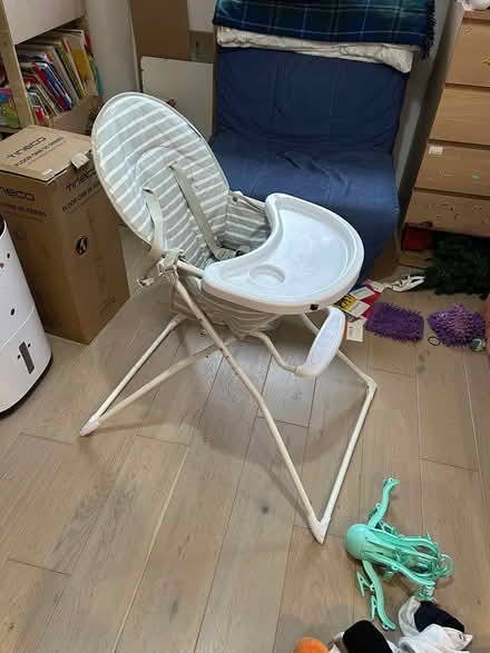 Photo of free High chair (RH19) #1