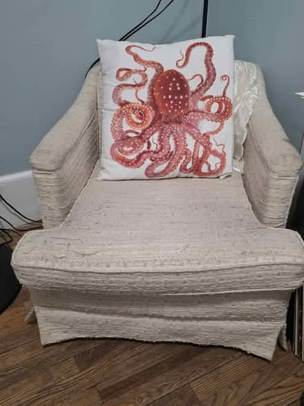 Photo of free White chair, needs care (Near Downtown Ypsilanti) #2