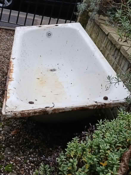 Photo of free Bath (Crystal Palace) #4