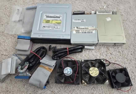 Photo of free IDE drives and cable, and fans (Bernardo & Iowa, Sunnyvale) #2