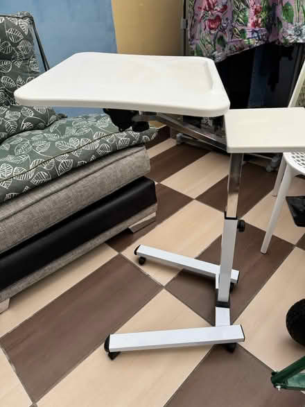 Photo of free Laptop table (East dulwich SE22) #3