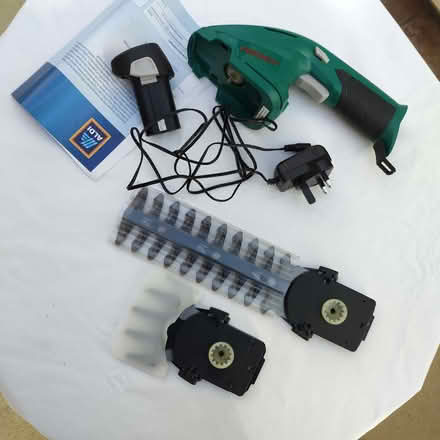 Photo of free Cordless hedge trimmer shears small size (Burleigh GL5) #2