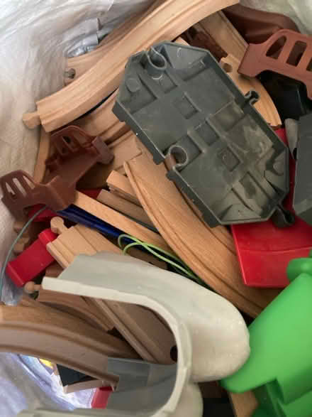 Photo of free Bag of wooden train tracks (Rhwibina CF14) #1