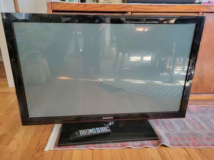 Photo of free 42" samsung plasma tv (Upper Patten) #1