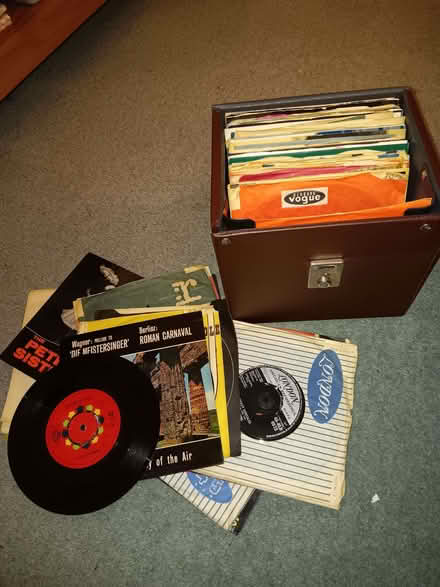Photo of free 45 rpm records (Kenilworth CV8) #1